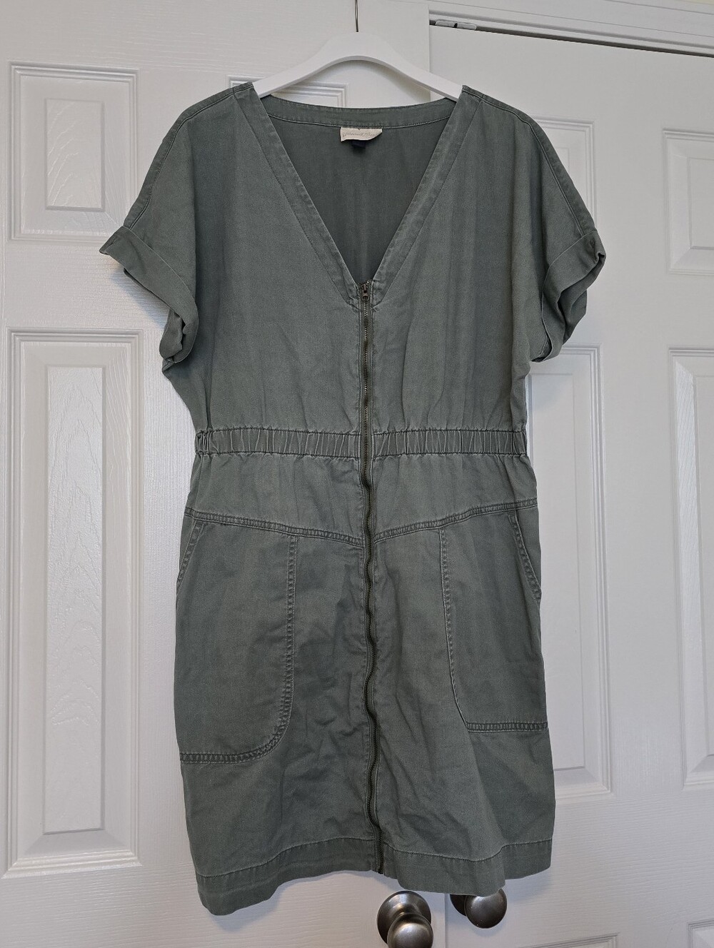 Universal Thread Relaxed V-Neck Utility Dress in Sage Green